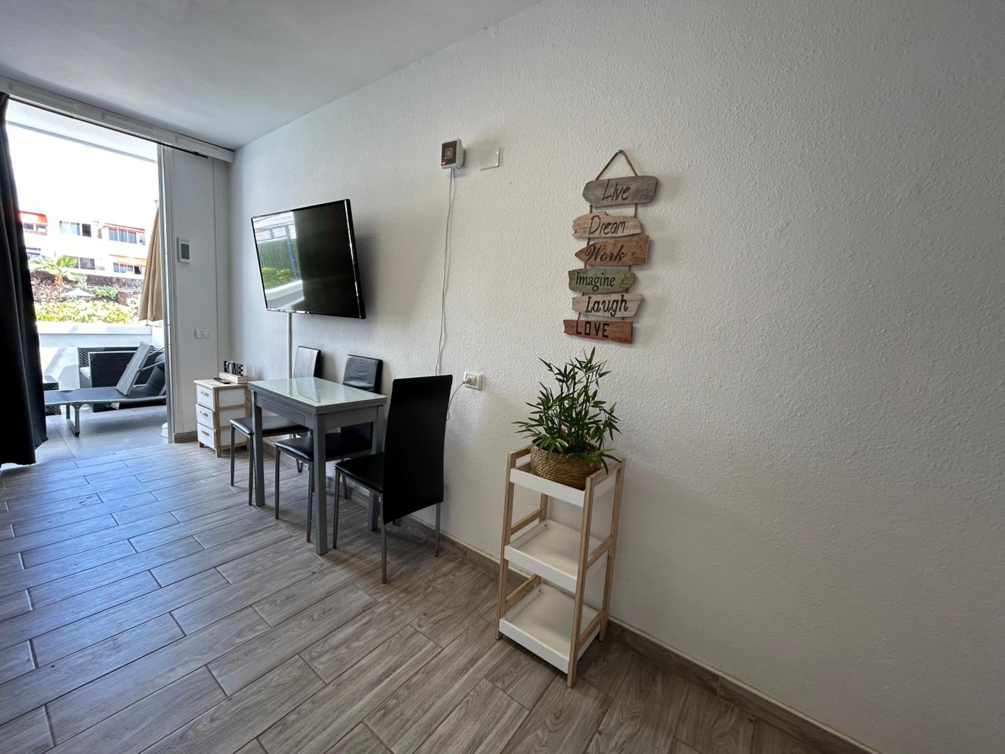 Sunny Apt With Terrace Coastal Area South Arona Arona  Zewnętrze zdjęcie